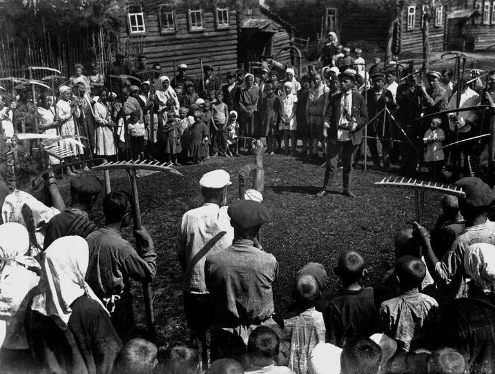 Крестьяне 1920-е годы СССР. Советская деревня 1930-е годы. СССР В 1930е годы деревня. Крестьянские Восстания 1930.