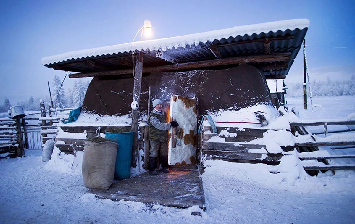 Оймякон погода сегодня. Село Оймякон Якутия. Якутский поселок Оймякон. Полюс холода - город Оймякон. Аэропорт Оймякон.