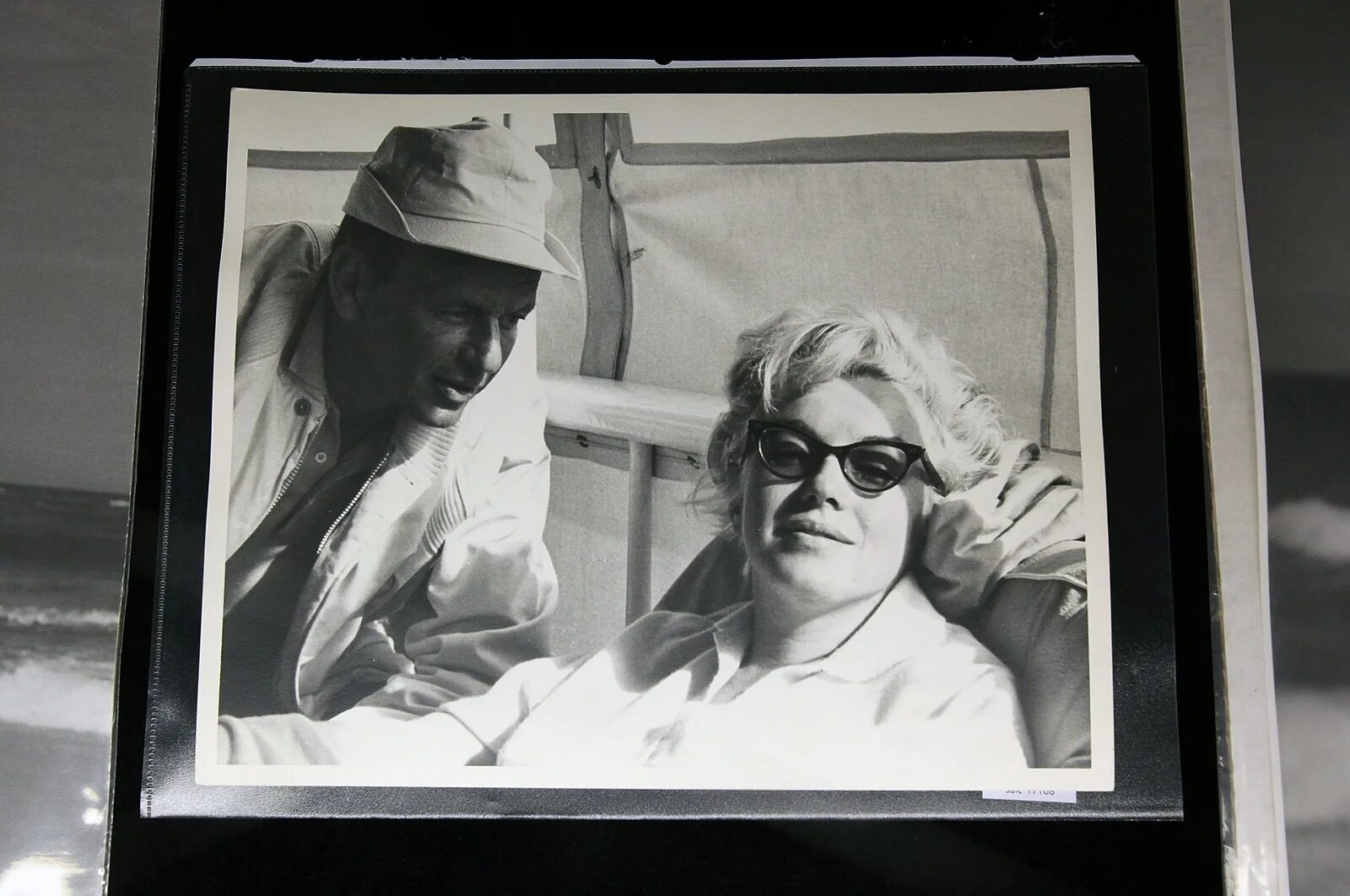 Синатра монро. Фрэнк синатра и мэрилин монро. Синатра и монро. Фрэнк синатра и мерилин монро. Фрэнк синатра и монро.