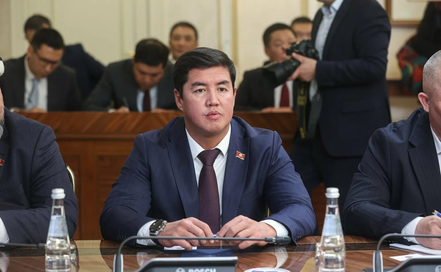 встреча киргизия. садыр жапаров и шавкат мирзиеев. гостеприимство кыргызов. встреча киргизия. встреча киргизия.