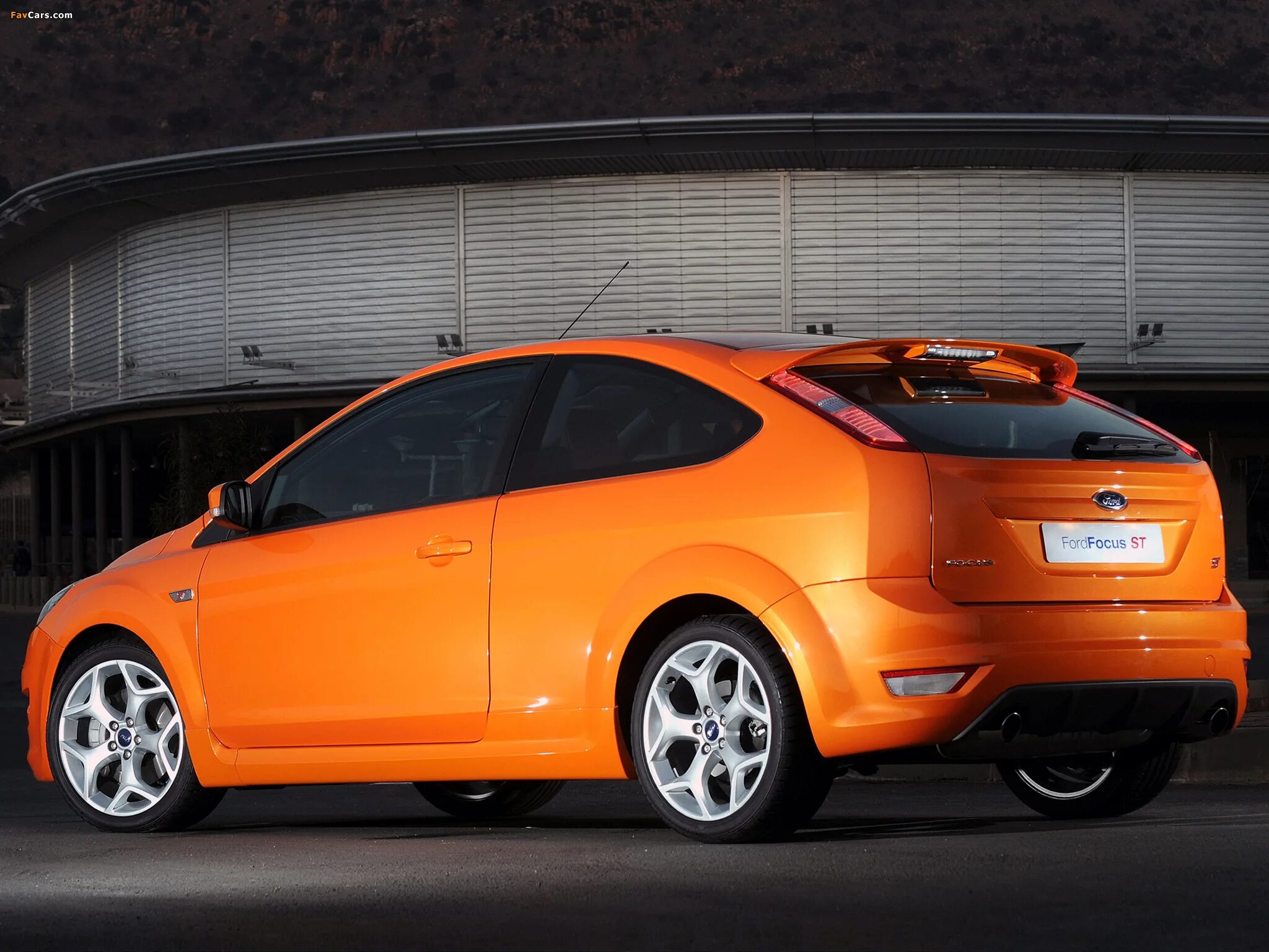 Форд куплю в магазине. Ford Focus 2 St 2008. Ford Focus St 2008. Ford Focus 3 St. Ford Focus Hatchback 2008 3 Doors.