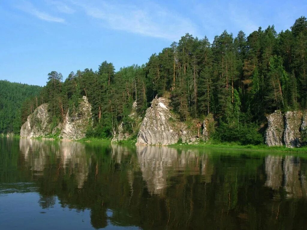 Покажи окрестности. Река Чусовая Пермский край. Река Чусовая камень Дужной. Река Чусовая камень Омутной. Природный парк река Чусовая.