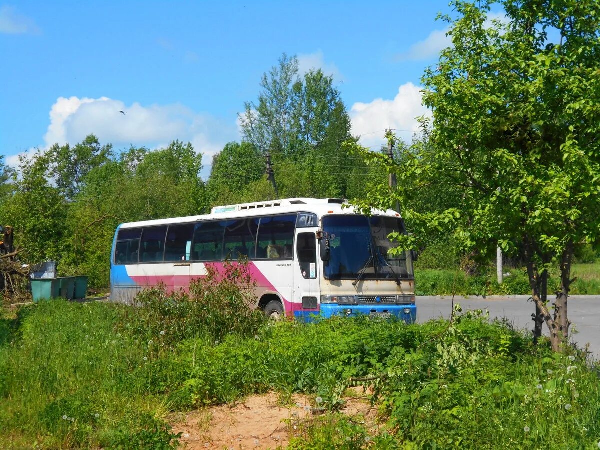 Автобус бежецк. Бежецкие автобусы фото. Т-225. Советская площадь бежецк. Автобус бежецк.