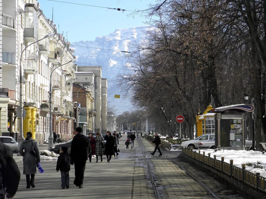 Пр владикавказ. Северная Осетия проспект мира. Проспект мира Владикавказ. Владикавказ центр города. Улица мира Владикавказ.