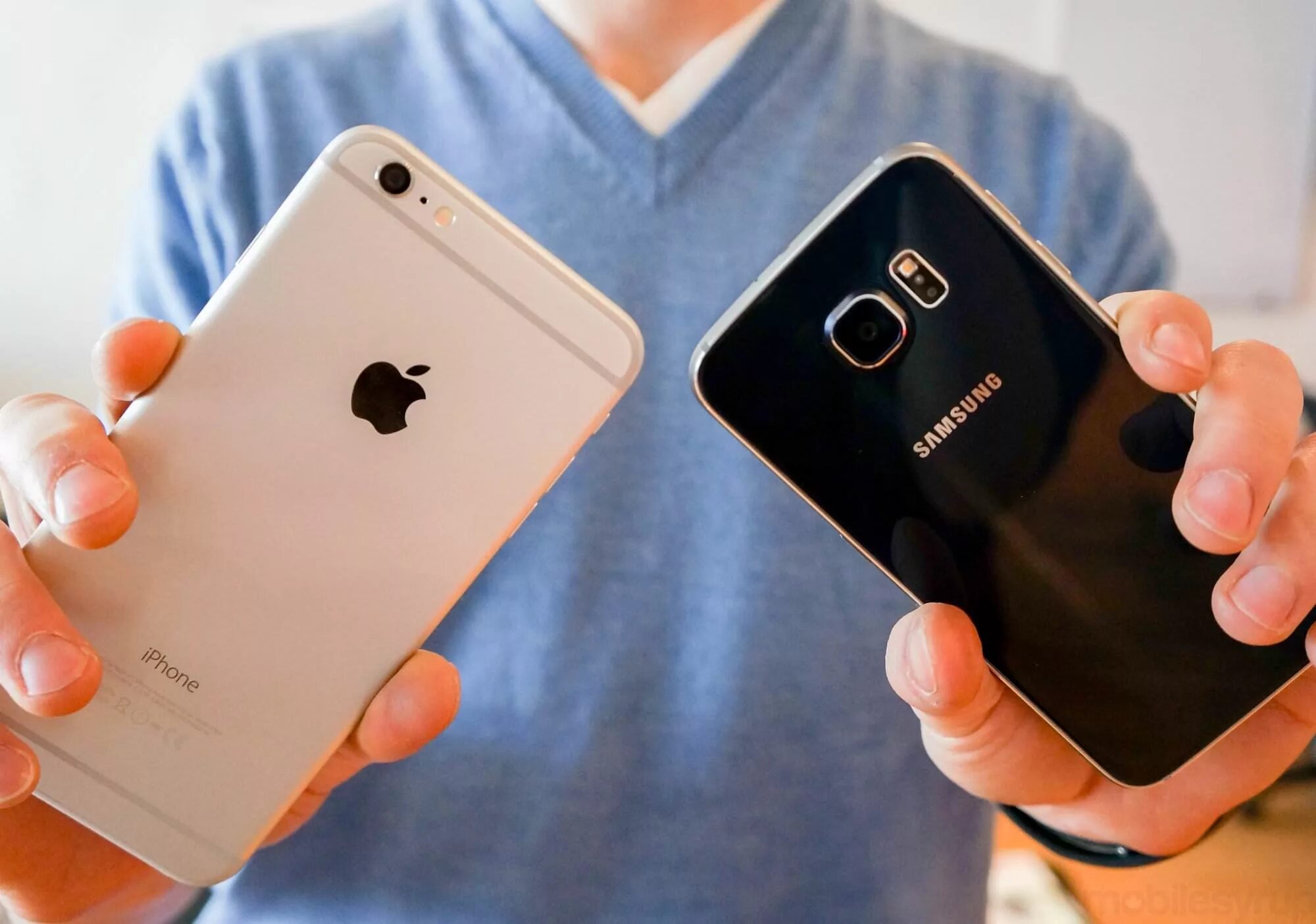 Iphone vs Samsung. Айфон Эппл самсунг. Смартфоны Apple и Samsung. Крутые смартфоны и айфоны. Чем iphone лучше samsung galaxy