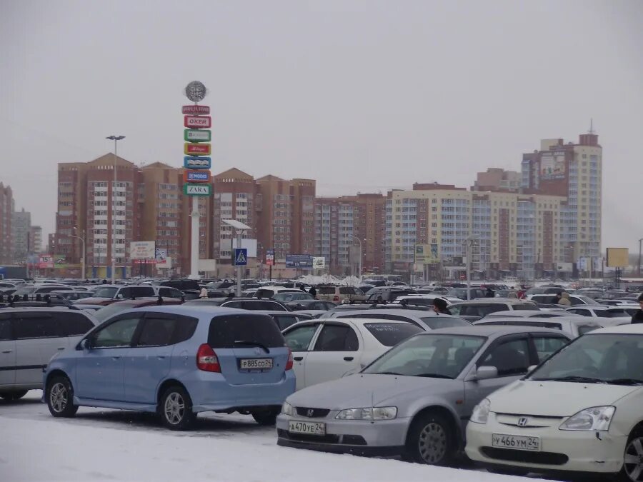Стоянка наса. Автостоянки красноярск. Парковка в зеленом красноярск. Маерчака 42 красноярск. Парковка на маерчака красноярск.