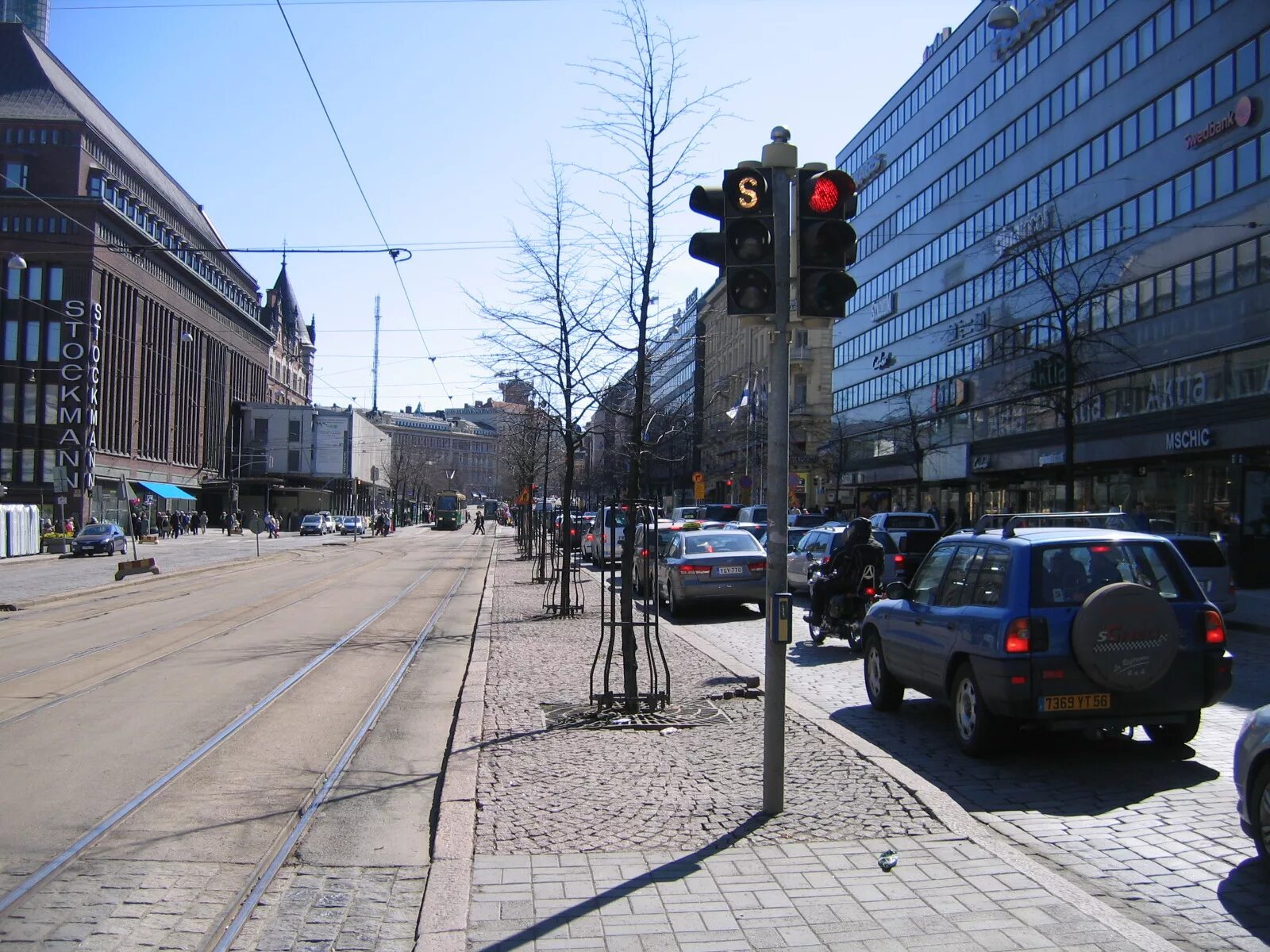 Финляндия хельсинки улицы. Улицы хельсинки. Хельсинки улицы. Алексантеринкату хельсинки. Хельсинки главная улица.