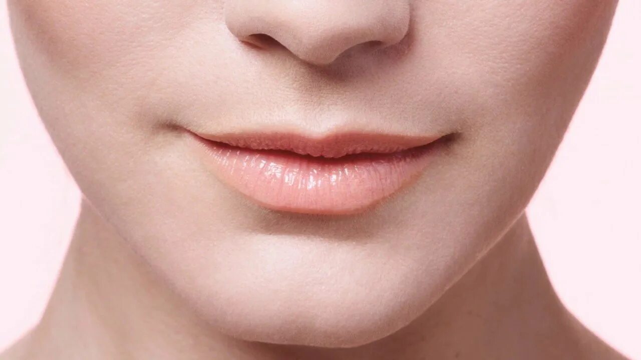 Тонкие губы. Тонкие женские губы. Красивые тонкие губы. Узкие губы.