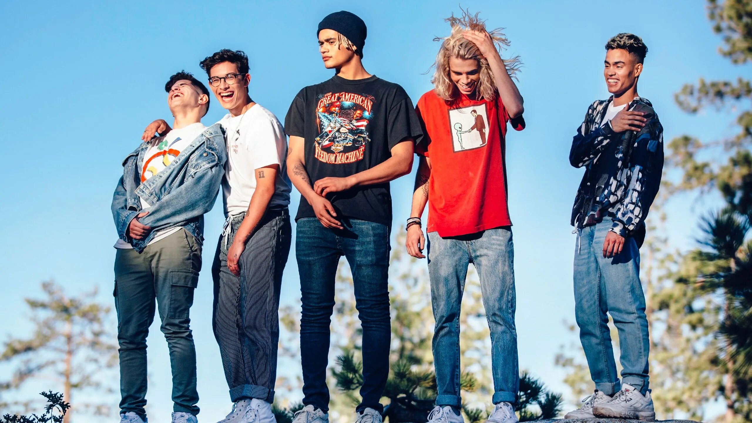 Be mine картинки. Night nova. Take us closer. Группа лас вегас. Биллборд с 3d эффектом.