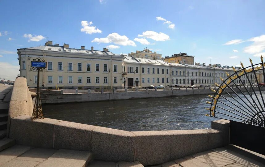 Набережная реки фонтанки летом санкт-петербург. Питер набережная реки фонтанки. Пристань набережная реки фонтанки 43 санкт-петербург. Пристань санкт петербург набережная реки фонтанки отзывы. Фонтанка 43 причал.