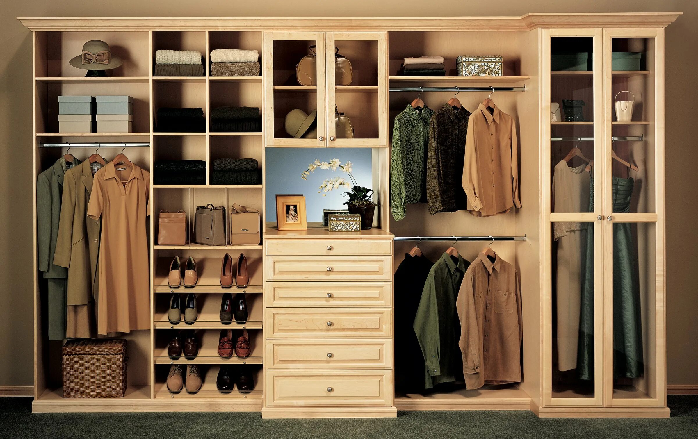 Собираю шкаф дома. Встроенные шкафы из фанеры. Самодельный шкаф для одежды. Открытые шкафы для одежды. Самодельный шкаф для одежды встроенный.