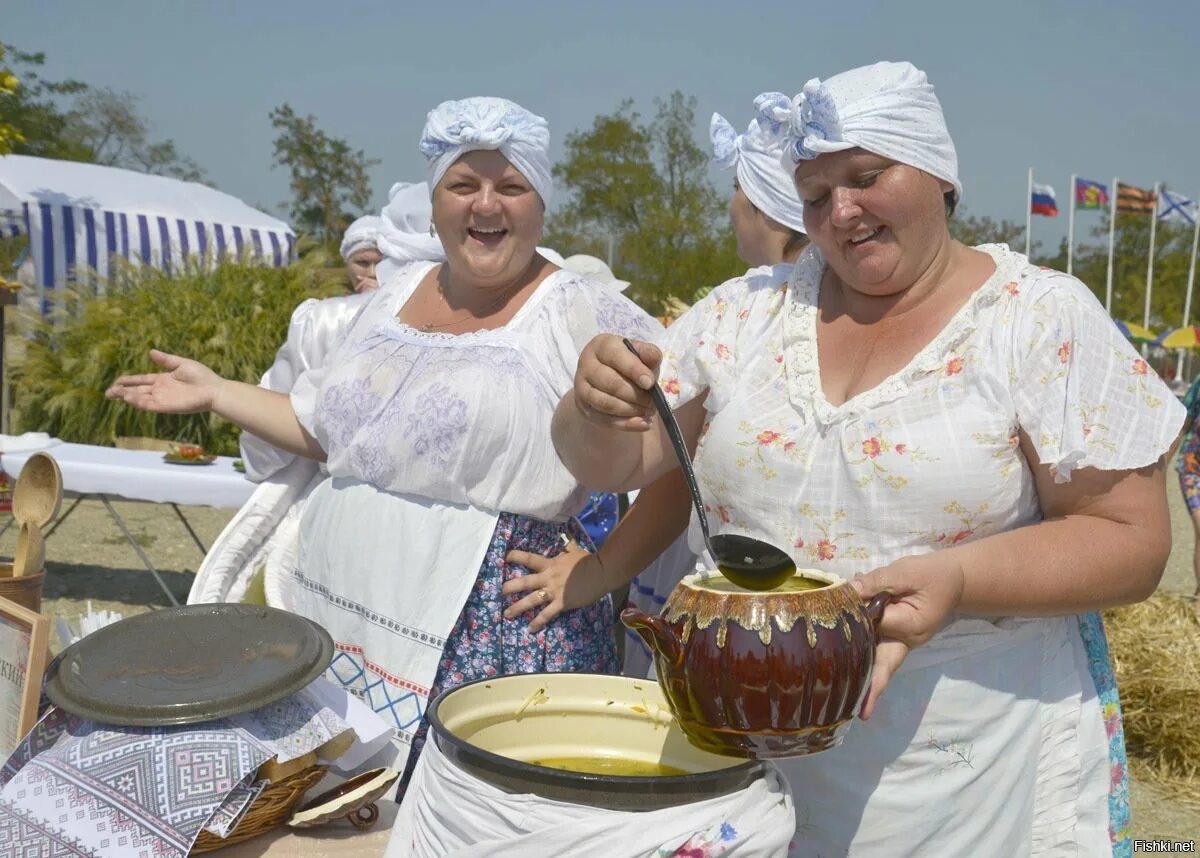 Толстая повариха. Жирный повар. Старая повариха. 2 толстый бабушке