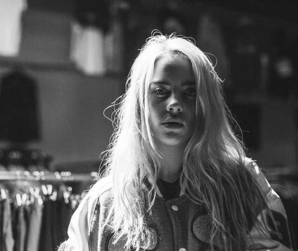 Six feet under billie eilish. Under billie. Six feet under текст. Under billie. Six feet under билли айлиш.