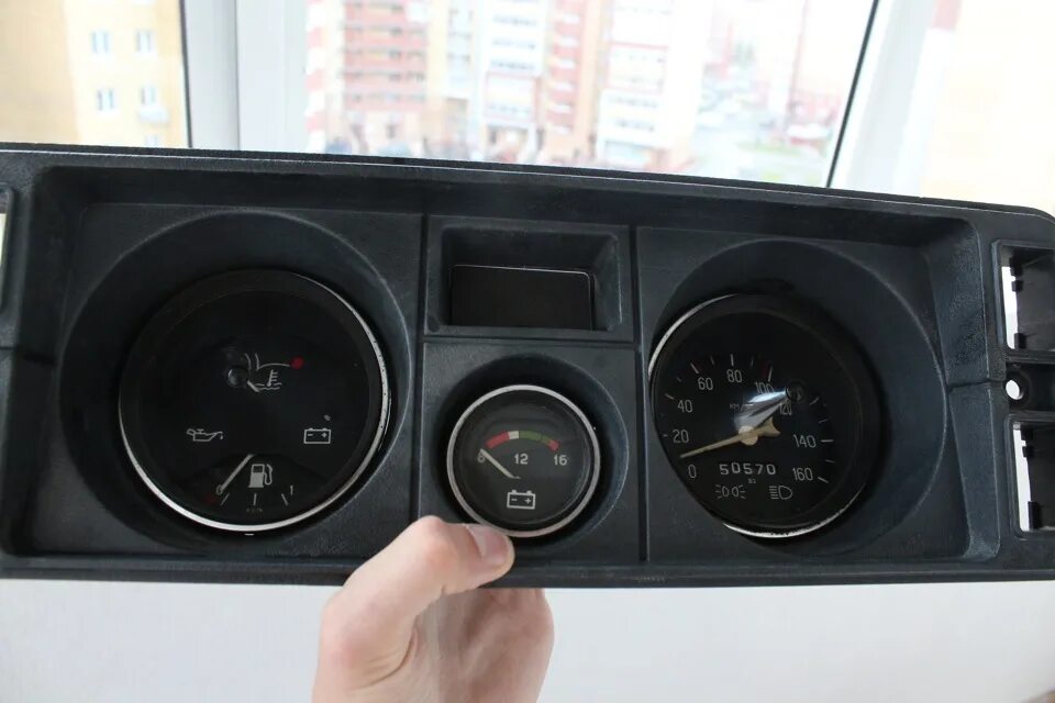 Как снять приборы ваз 2105 Панэль прыбораў мадэлі 2105 зняцце і ўстаноўка (ВАЗ-2104 "Жыгулі" 1984-2012 /