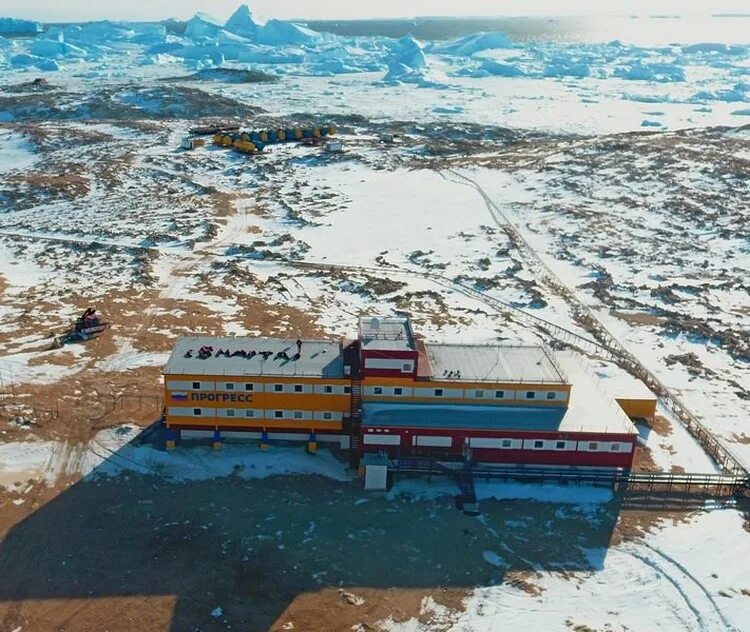 Российские станция в антарктиде прогресс. Российская научная станция в антарктиде прогресс. Станция прогресс в антарктиде. Станция прогресс в антарктиде. База прогресс антарктида.