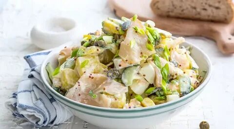 Салат огурцы маринованные треска