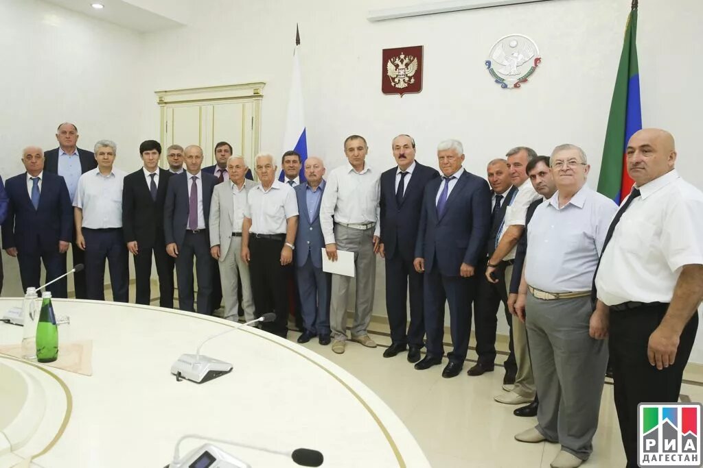 Выборы в дагестане. Коммунистическая партия в чеченской. Село бежта дагестан. Бибилов референдум. Дагестан выборы.