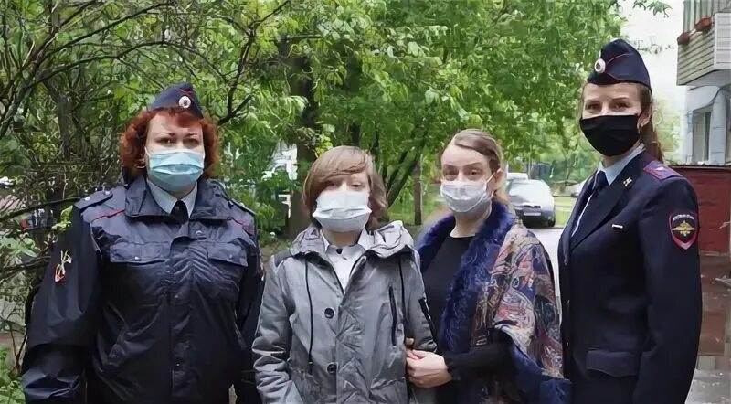 Поздравили детей сотрудников