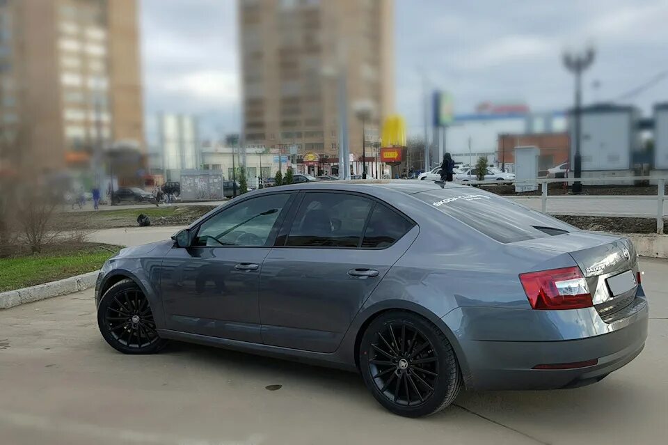 Octavia a7 цвета. Skoda octavia a7 серая. octavia a7 r18. шкода а7 серая.