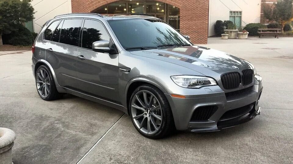 Купить б/у BMW X5 M I (E70) 4.4 AT (555 л.с.) 4WD бензин автомат в Москве: чёрны