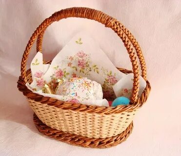 Плетеная корзина для пасхи