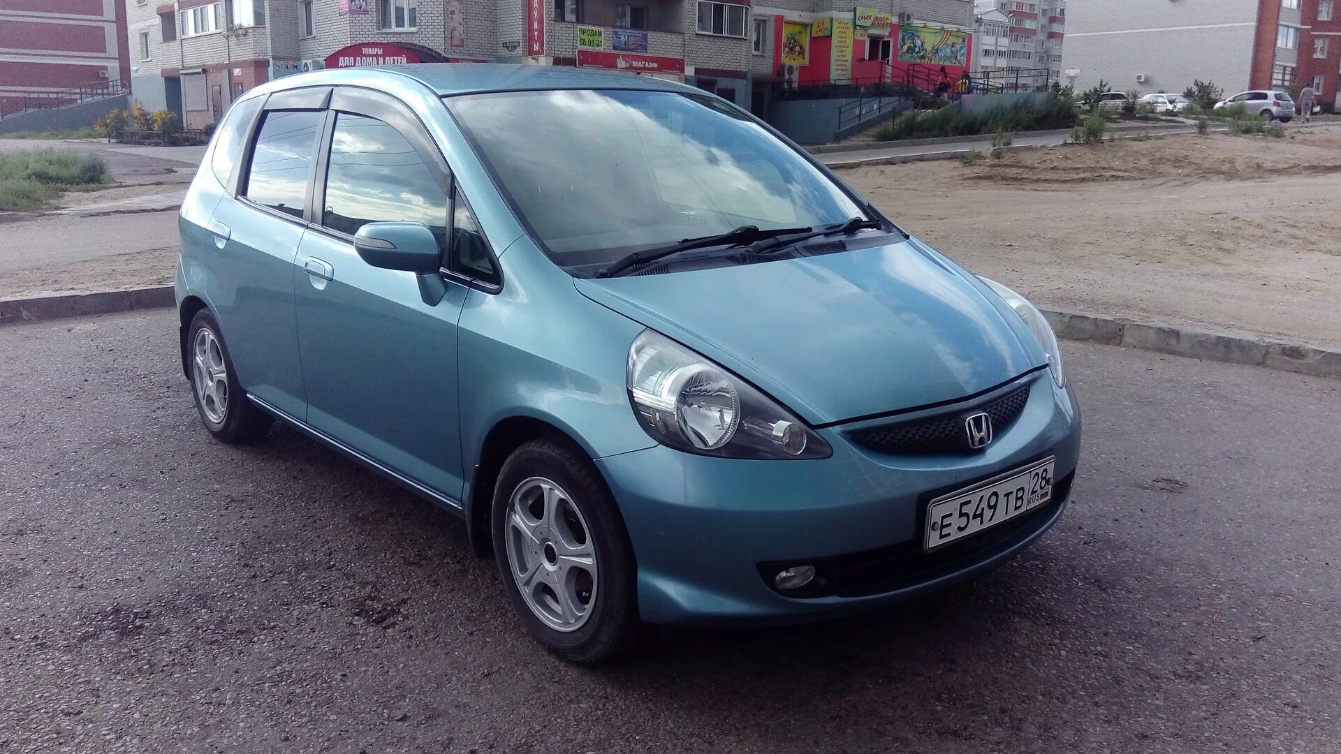 Продажа автомобилей хонда фит. Хонда фит 2006 голубая. Honda Fit голубой. Хонда фит 2006. Хонда фит 2007 голубой.