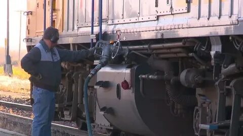 В каком объеме экипируются вагоны твердым топливом