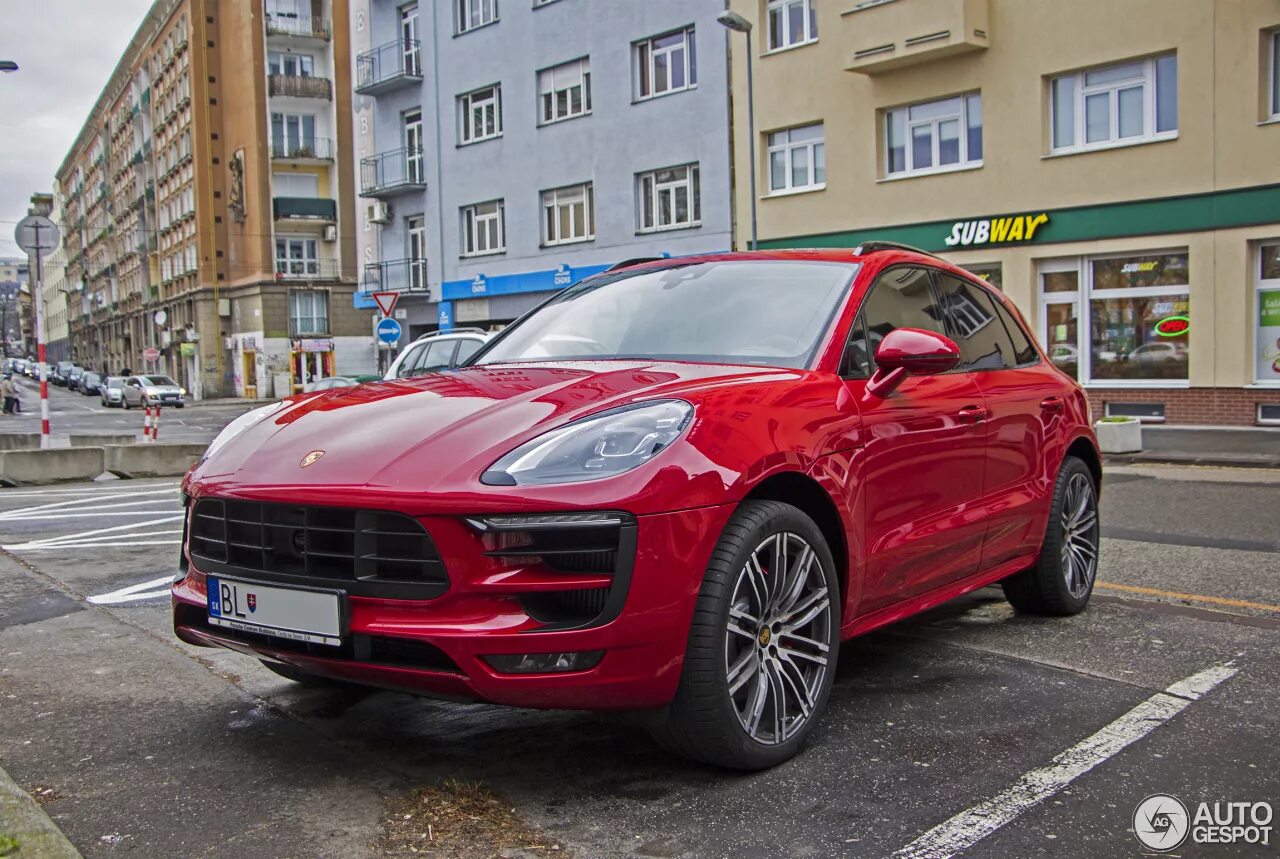 Porsche Macan красный. Porsche Macan 95b. Porsche Macan GTS Red. Porsche Macan GTS 2016.