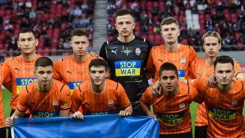 Футболисты шахтера