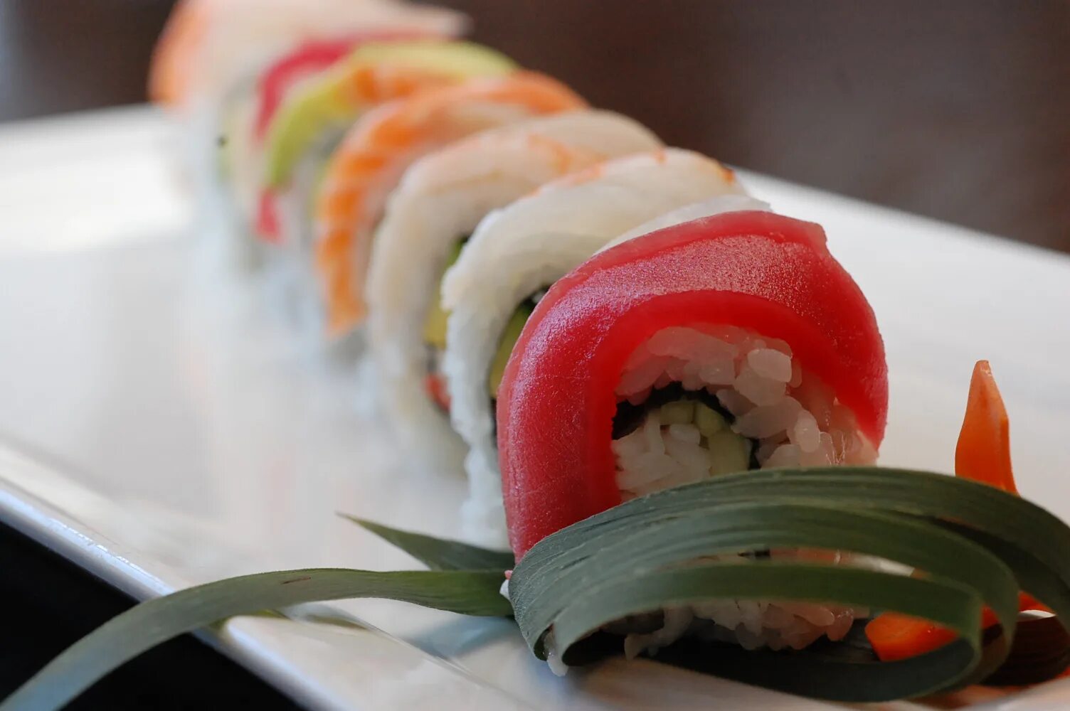 Rainbow Roll sushi. Суши Модерн. Спешиал ролл. Суши ресторан.
