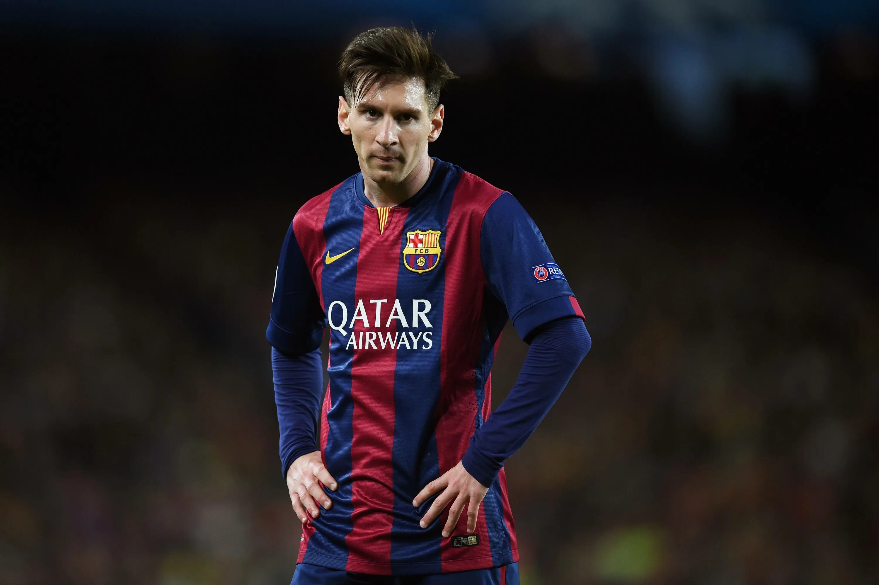 Как зовут месси. Месси лионель сбоку. messi pp. лионель месси 20252. месси 2015 фильм.