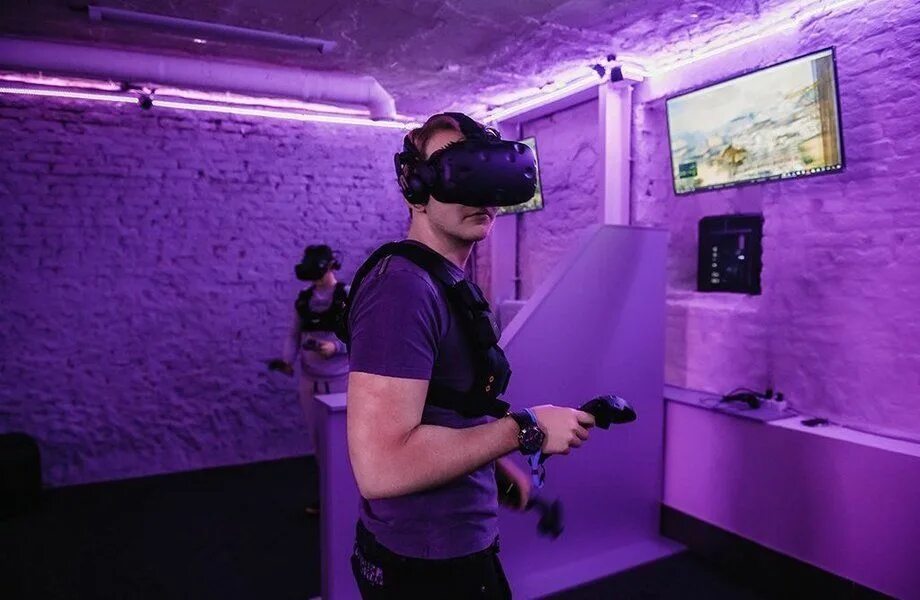 Комната виртуальной реальности. VR комната. Клуб виртуальной реальности. К2уб виртуа20н1й реа20н1ст0. Компьютерный vr