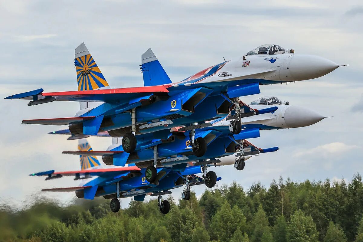 Российские самолеты фото. Су-27 ВВС России. Истребитель Су-27. Прототип Су 27. Су-27 истребитель РФ.