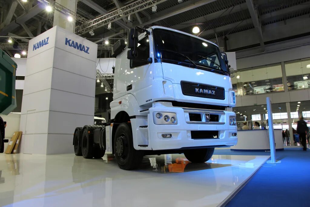 Новый камаз 5. КАМАЗ t2642 65206-t5 стекло лобовое. КАМАЗ t2231. КАМАЗ к5 2024. Седельный тягач КАМАЗ t2642.