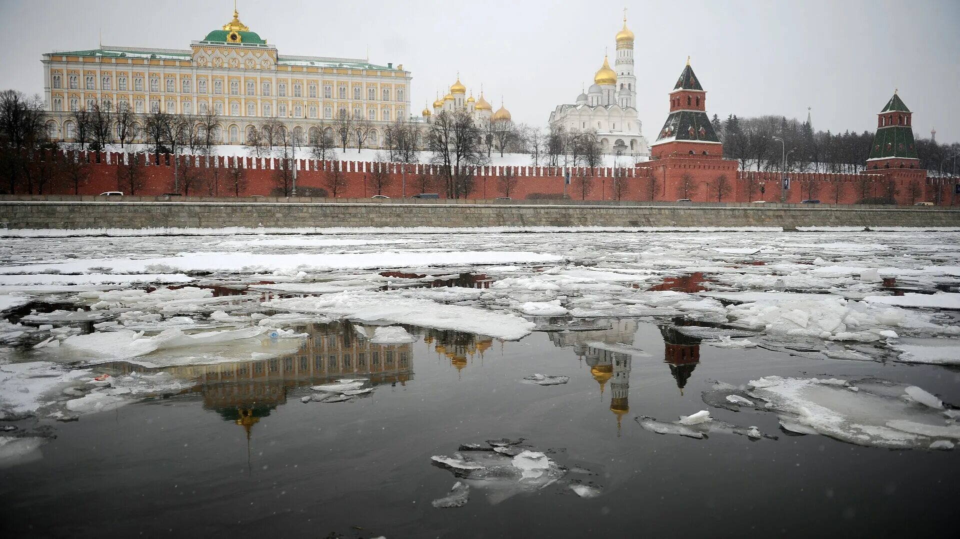 Оттепель в Москве. Москва весной. Москва река зимой. Потепление в москве в декабре