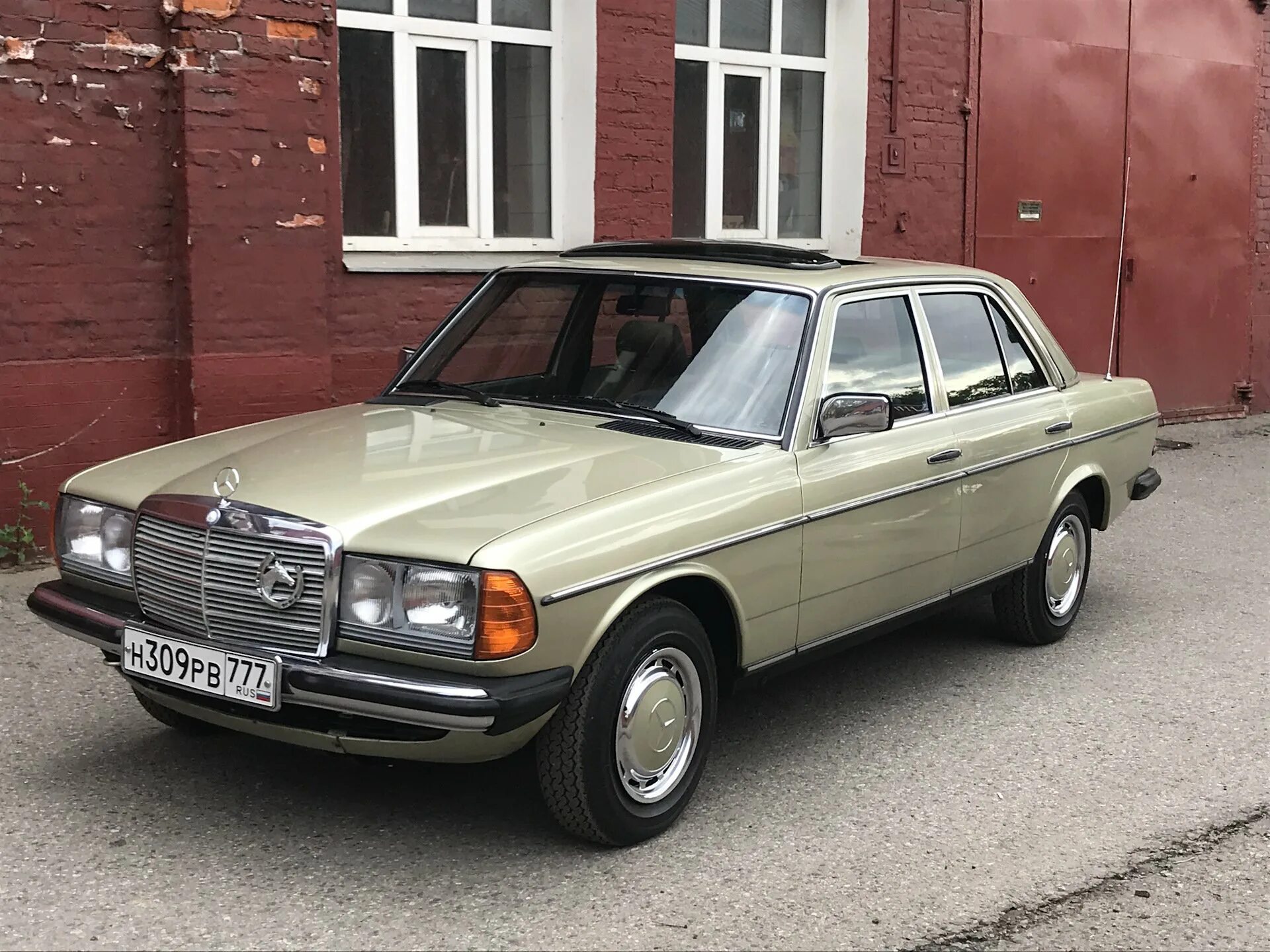 Куплю 123 кузов. Mercedes-Benz w123. Мерседес Бенц w123. Mercedes-Benz w123 230. Mercedes Benz e230 w123.