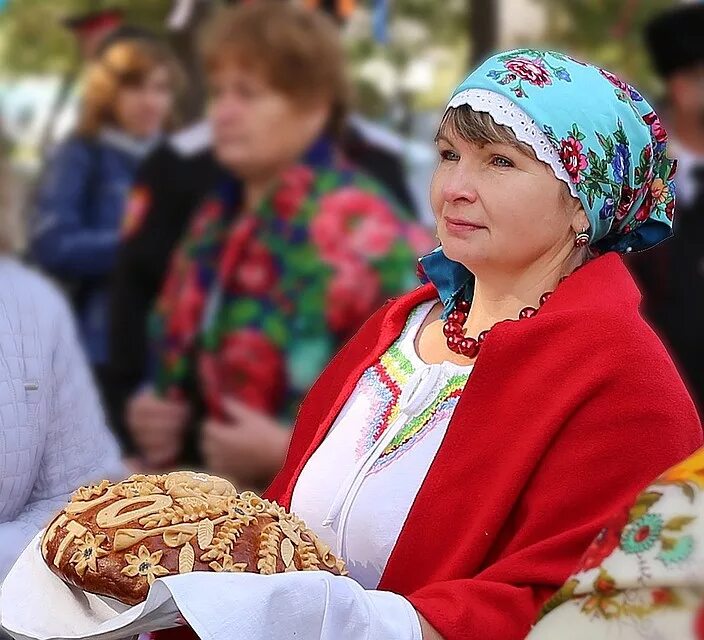 Праздничный хлеб соль. Встреча с караваем. Кубанский каравай. Хлеб соль. Каравай хлеб соль.