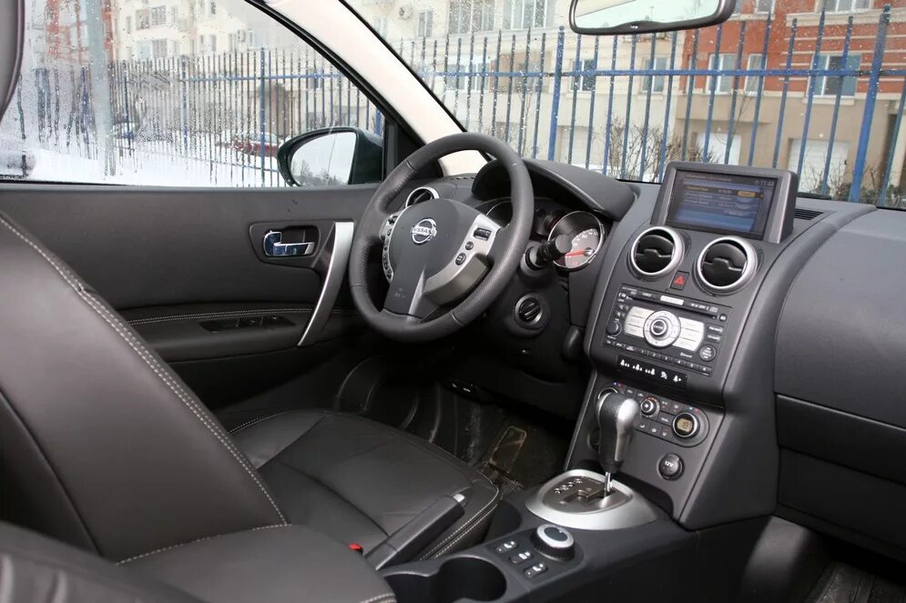 Тест драйв кашкай. Nissan Qashqai 2008 салон eu. Ниссан Кашкай плюс 2. Ниссан Кашкай 2008 интерьер. Тест драйв Ниссан Кашкай.