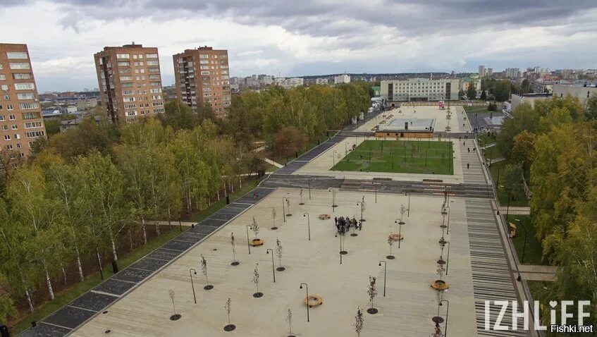Камеры ижевск площадь. Центральная площадь ижевск. парк победы ижевск. центральный сквер ижевск. центральная площадь ижевск 2019.
