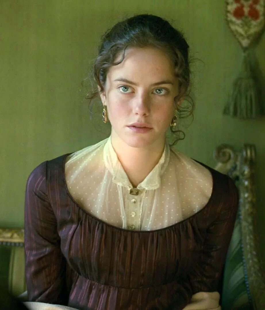 Эмили бронте грозовой перевал фильм 2011. Кэтрин эрншо и хитклифф. Грозовой перевал фильм 2011. Грозовой перевал катерина. Грозовой перевал фильм 2011.