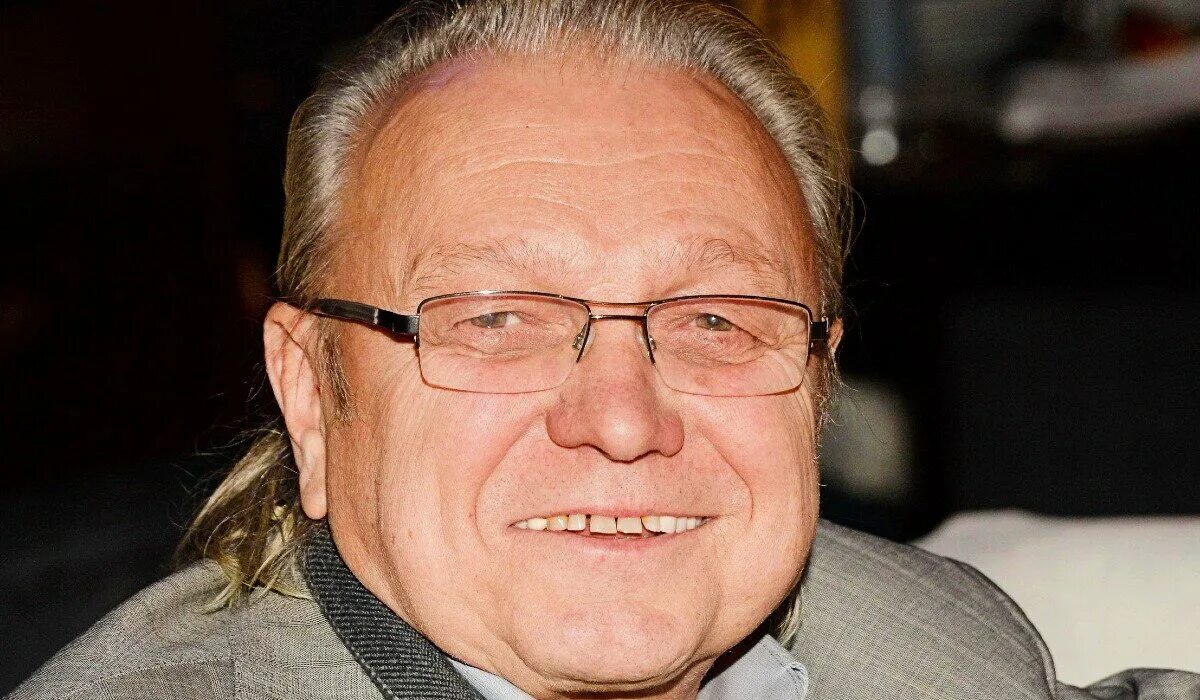 виа самоцветы юрий маликов. юрий маликов 2023. отец дмитрия маликова юрий маликов. юрию маликову. юрий фёдорович маликов самоцветы.