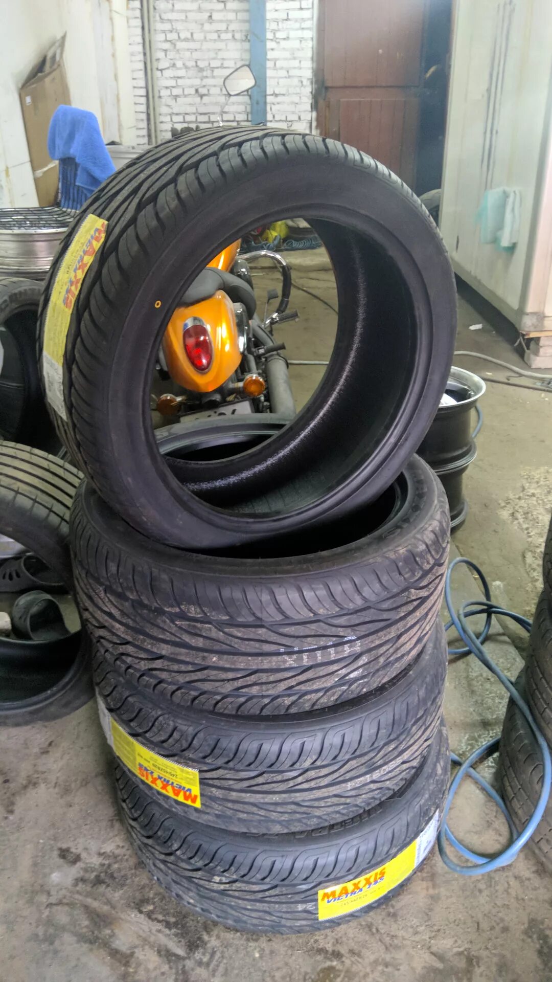 Шины ma z4s. Maxxis ma-z4s victra. Maxxis ma-z4s 104w. Maxxis ma-z4s. Maxxis ma-z4s victra.
