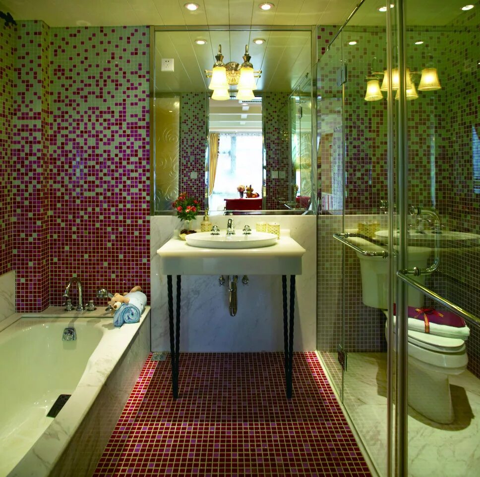 Ванна мозаикой фото. Ванная с мозаикой. Мозаика в интерьере ванной комнаты. Мозаика в санузле. Ванная комната с мозаикой и плиткой.