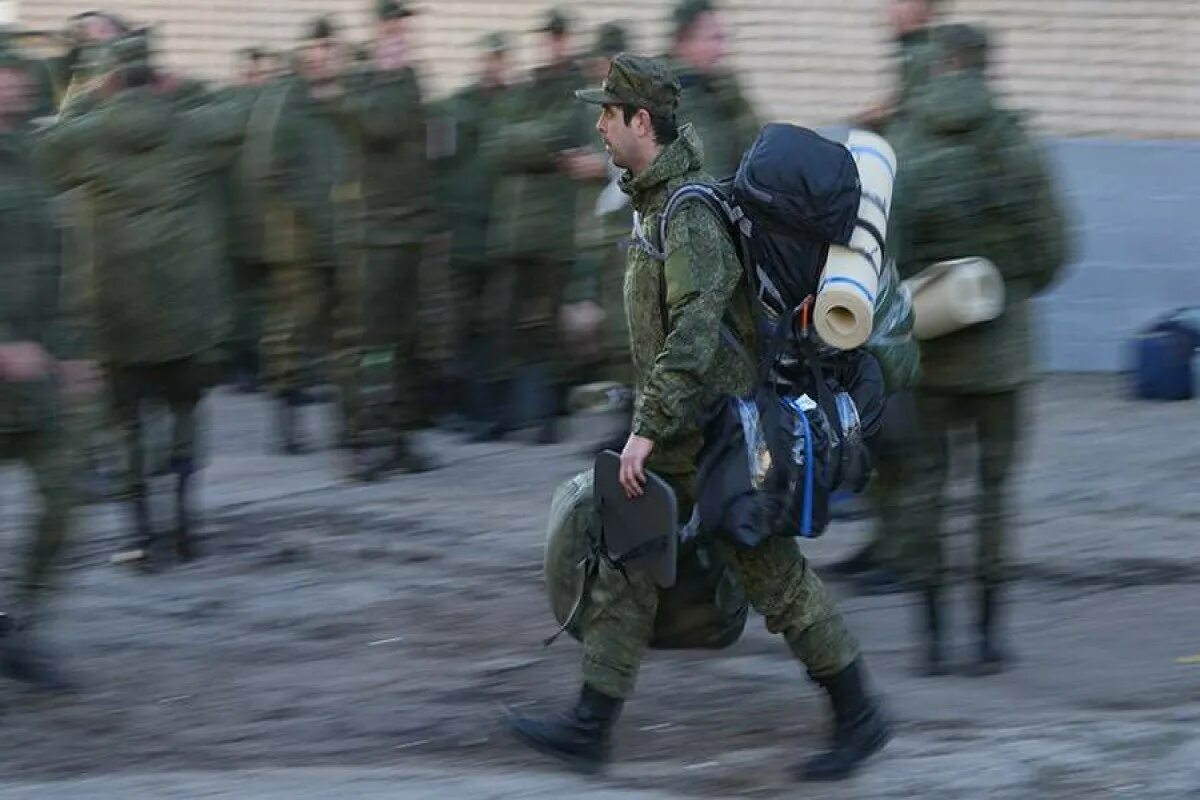 Военная мобилизация. Встреча военных. Фото российских военных. 400 Тысяч контрактников. Частичная мобилизация после выборов президента 2024