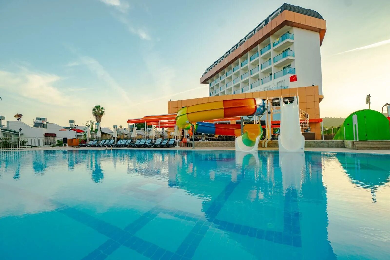 Throne beach resort spa 5 отзывы 2023. Трон Бич Резорт отель Сиде. Турция отель Throne Beach Resort Spa. Throne Beach Resort Spa 5 Турция Сиде. Отель Throne Beach Resort Spa (ex. Nilbahir Resort) 5*.