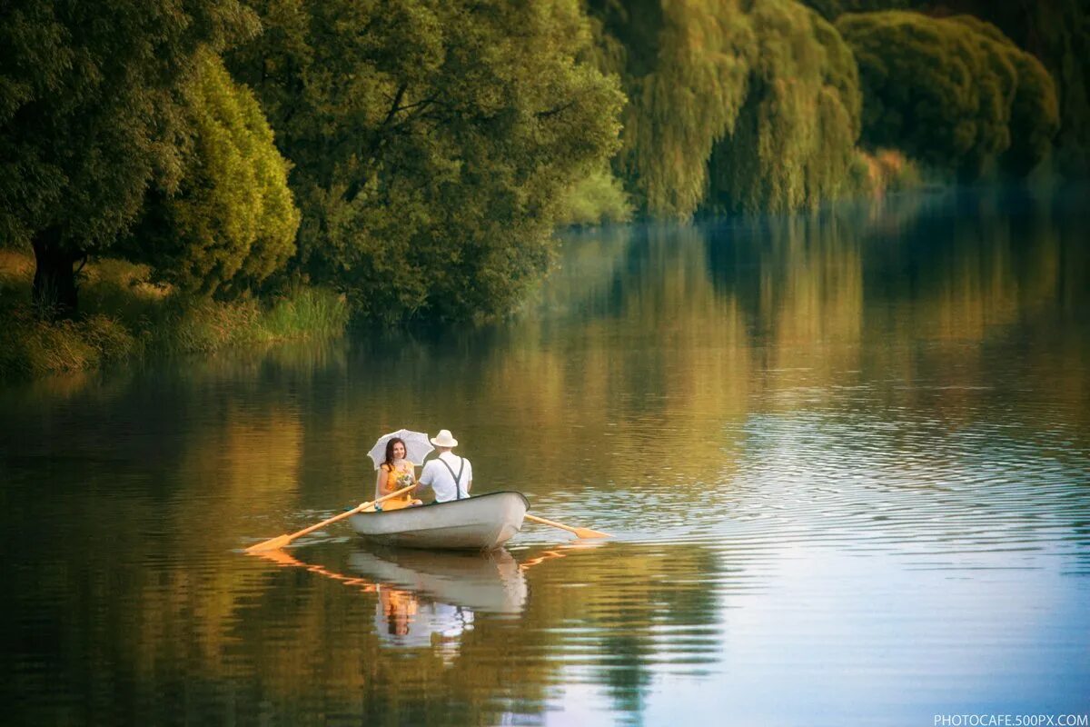 Лодка для горных рек. Текст упорство ранней весной четверо мальчиков. Big bass floats my boat занос. Плыли вниз по реке. Лодка для рафтинга.