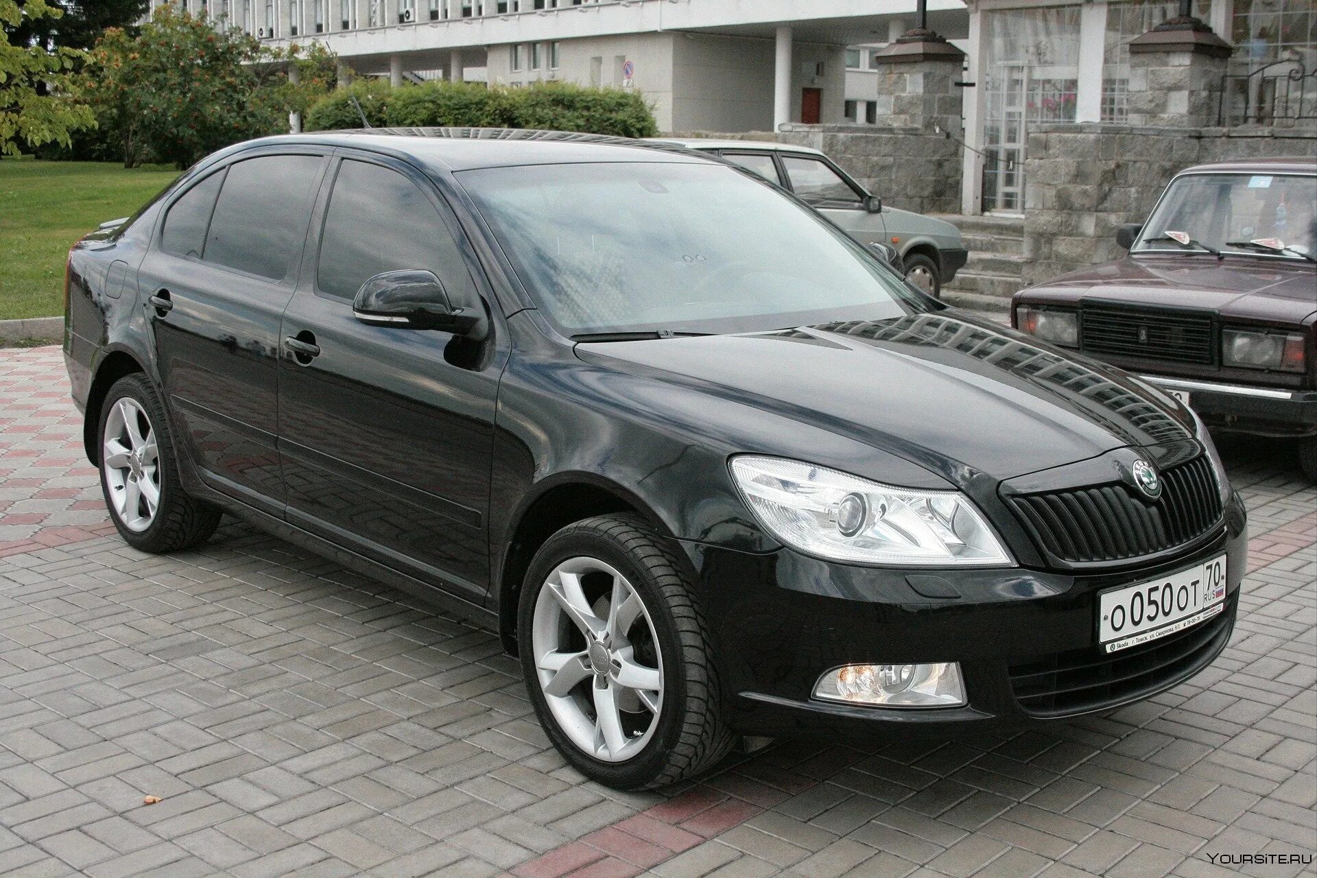 Авито купить шкоду октавию а5. Skoda Octavia a5 Restyling. Skoda Octavia a5 черная.