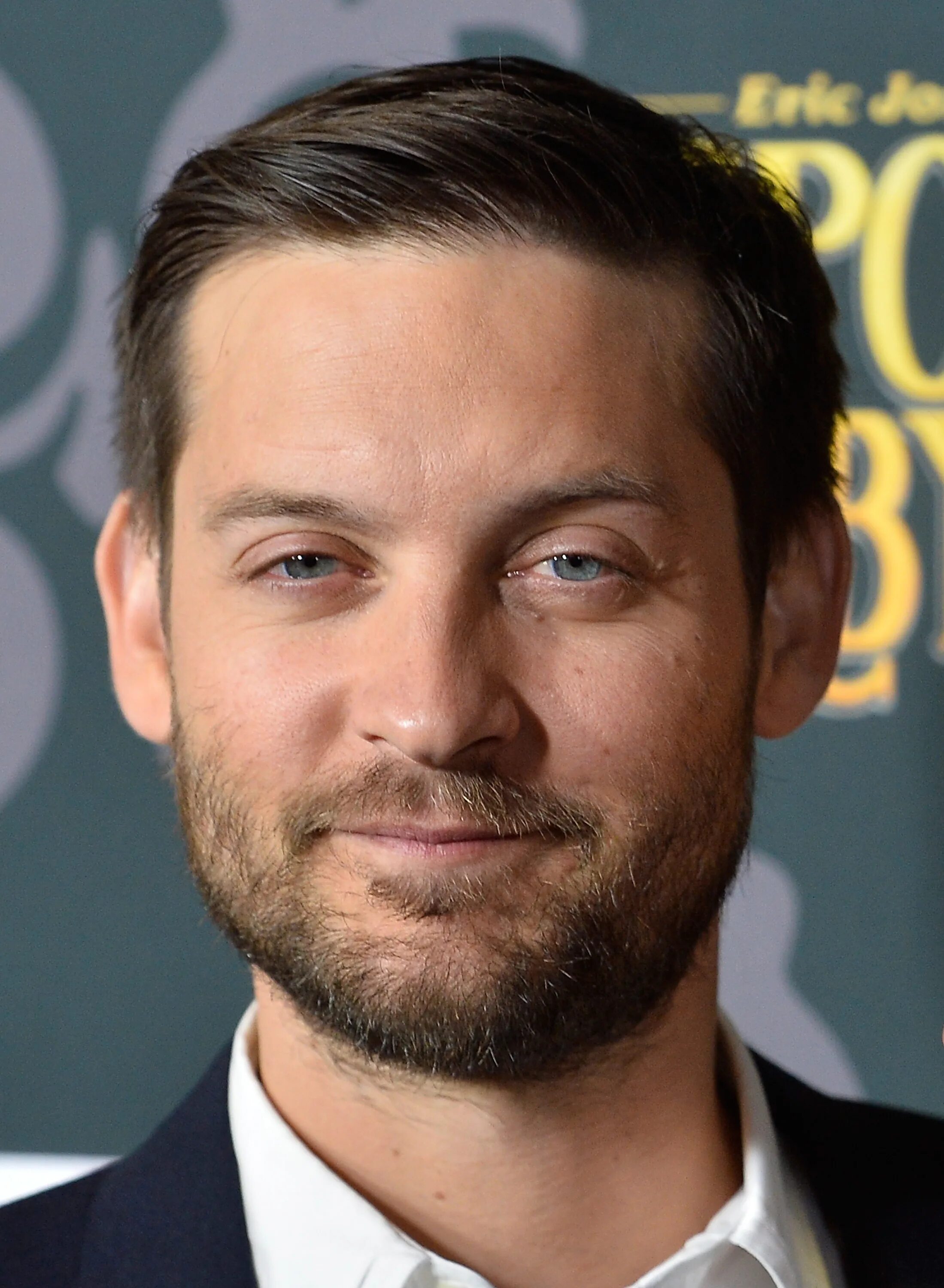 тоби магуайр 2000. питер паркер актер тоби магуайр. тоби магуайр фото. тоби магуайр 2022. тобиас винсент магуайр.