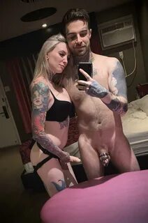 Already 8000 followers on Reddit & 300 followers on OF, thank you very ...