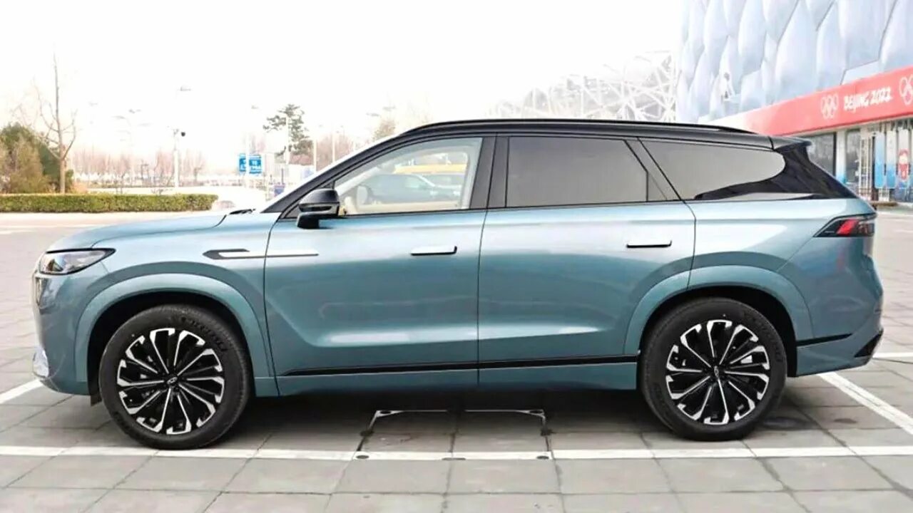 Chery привезет в Россию флагманский кроссовер Tiggo 9